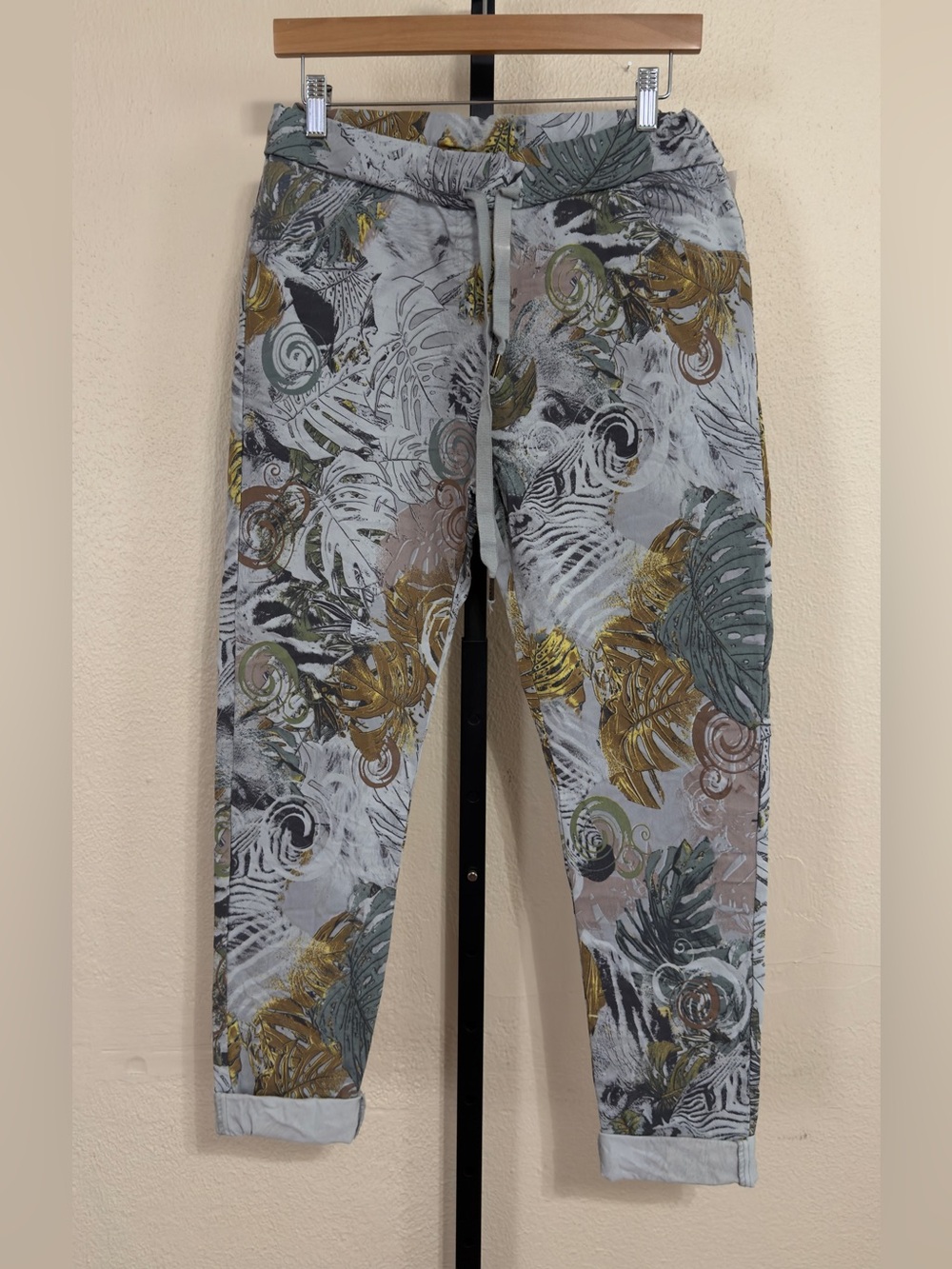 Italy Moda Leaf Print Pant